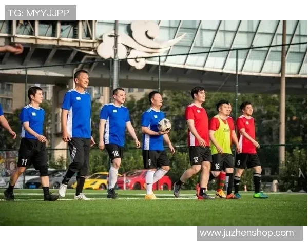 足球明星安多美拉的传奇人生与赛场辉煌成就全解析